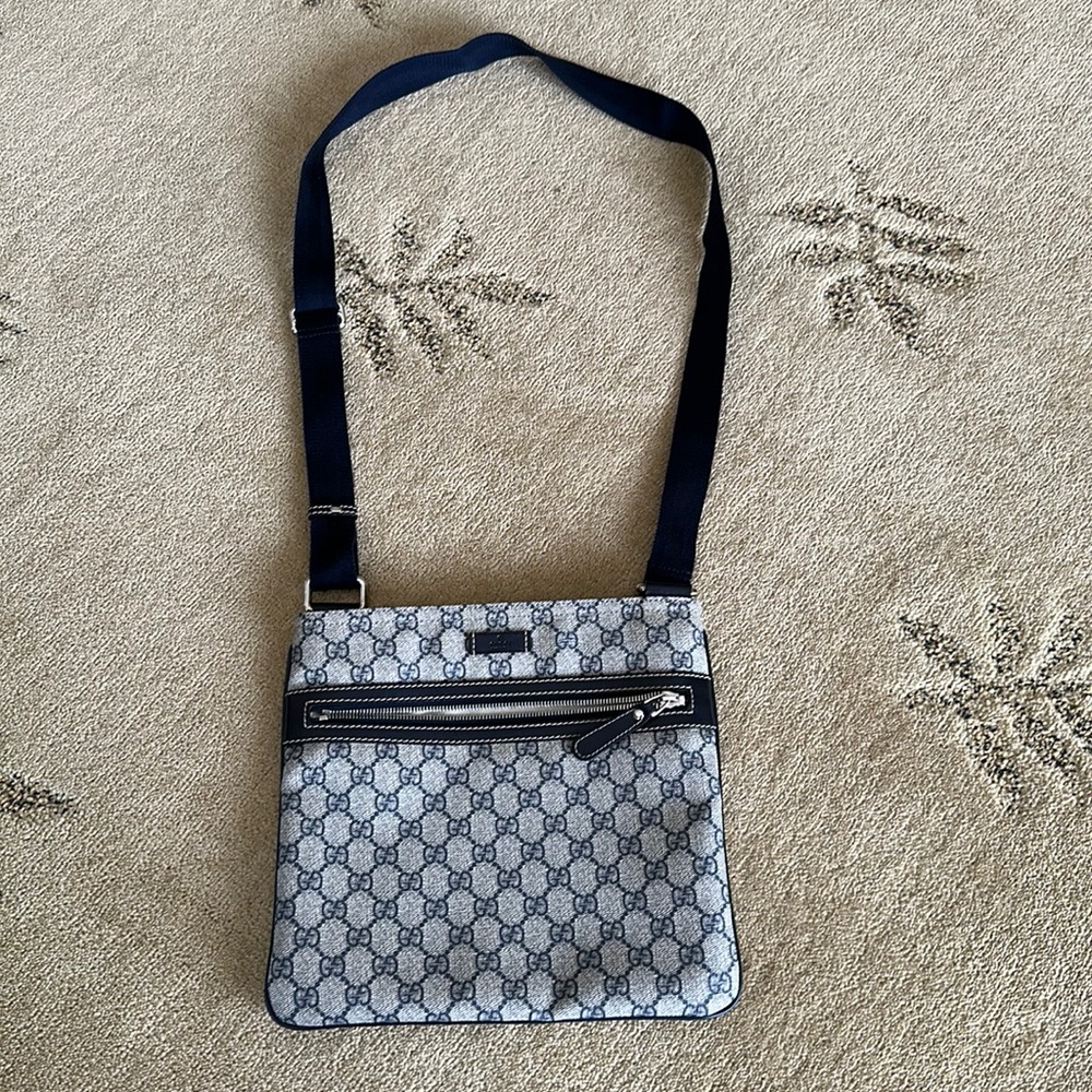 Gucci GG Crossbody Messenger bag